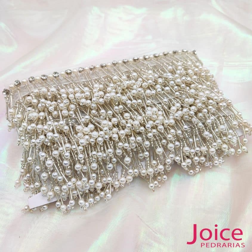 xr:d:DAFp7Q1jVHw:37,j:3224988978741064750,t:23120811 Franja de Canutilho Com Perola ABS 4.5Cm C/5-Metros - Imagem 5