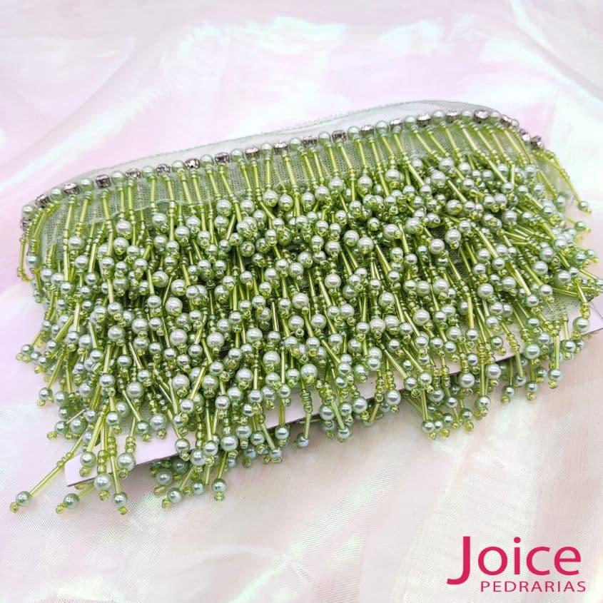 xr:d:DAFp7Q1jVHw:37,j:3224988978741064750,t:23120811 Franja de Canutilho Com Perola ABS 4.5Cm C/5-Metros - Imagem 4