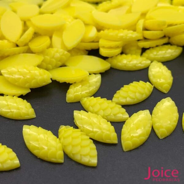 amarelo leitoso