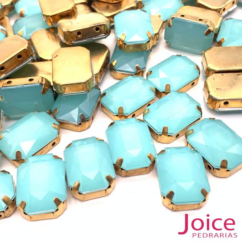 xr:d:DAFSHLxb3jA:2,j:41139461669,t:22111612 Pedra Engrampada Retângulo Base Dourado 18mm X 25mm C/100Unidades - Imagem 3