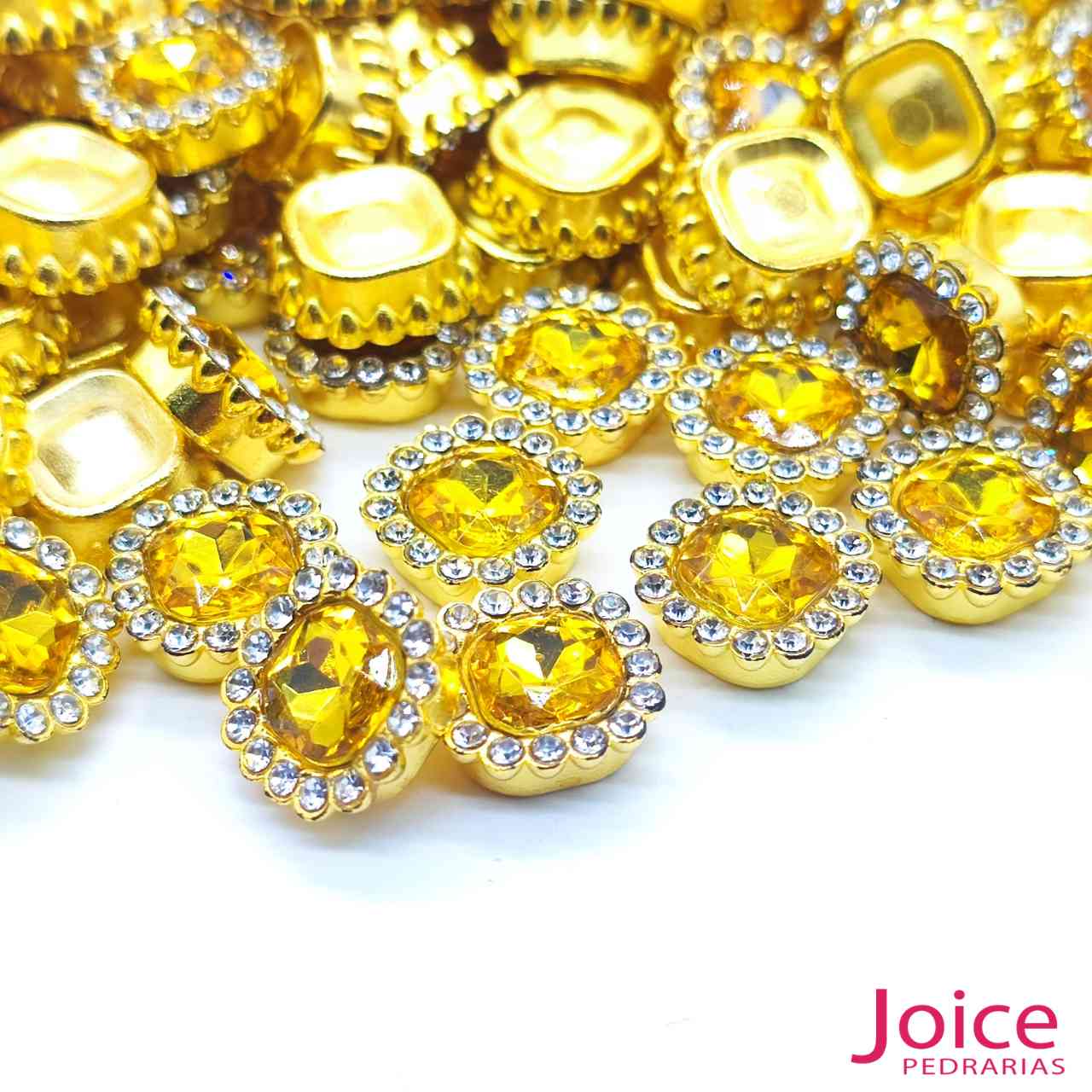 6 Chaton Quadrado Acrílico Com Base ABS dourado com Strass 13mm X 13mm C/1000-Unidades - Imagem 7