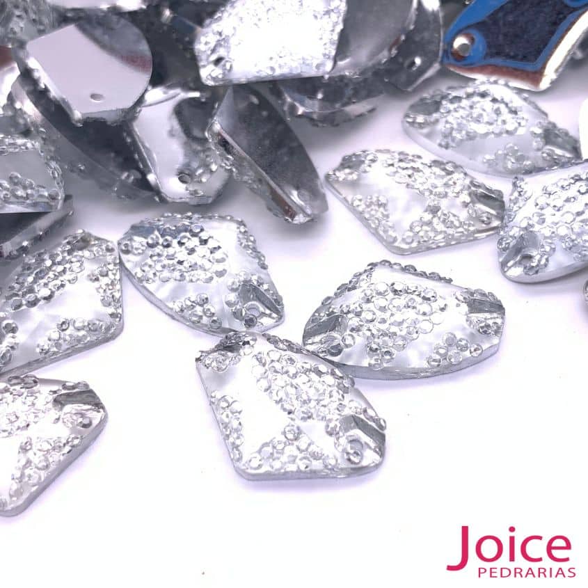 xr:d:DAFZzEEE1jI:151,j:3459467886,t:23021018 Chaton Formato Irregular Resina Cascalho Base Reta Com Furo 14mm X 21mm C/500unidades - Imagem 1