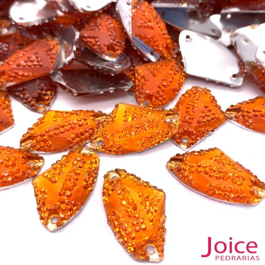 xr:d:DAFZzEEE1jI:154,j:46772165507,t:23021018 Chaton Formato Irregular Resina Cascalho Base Reta Com Furo 16mm X 27mm C/200unidades - Imagem 4