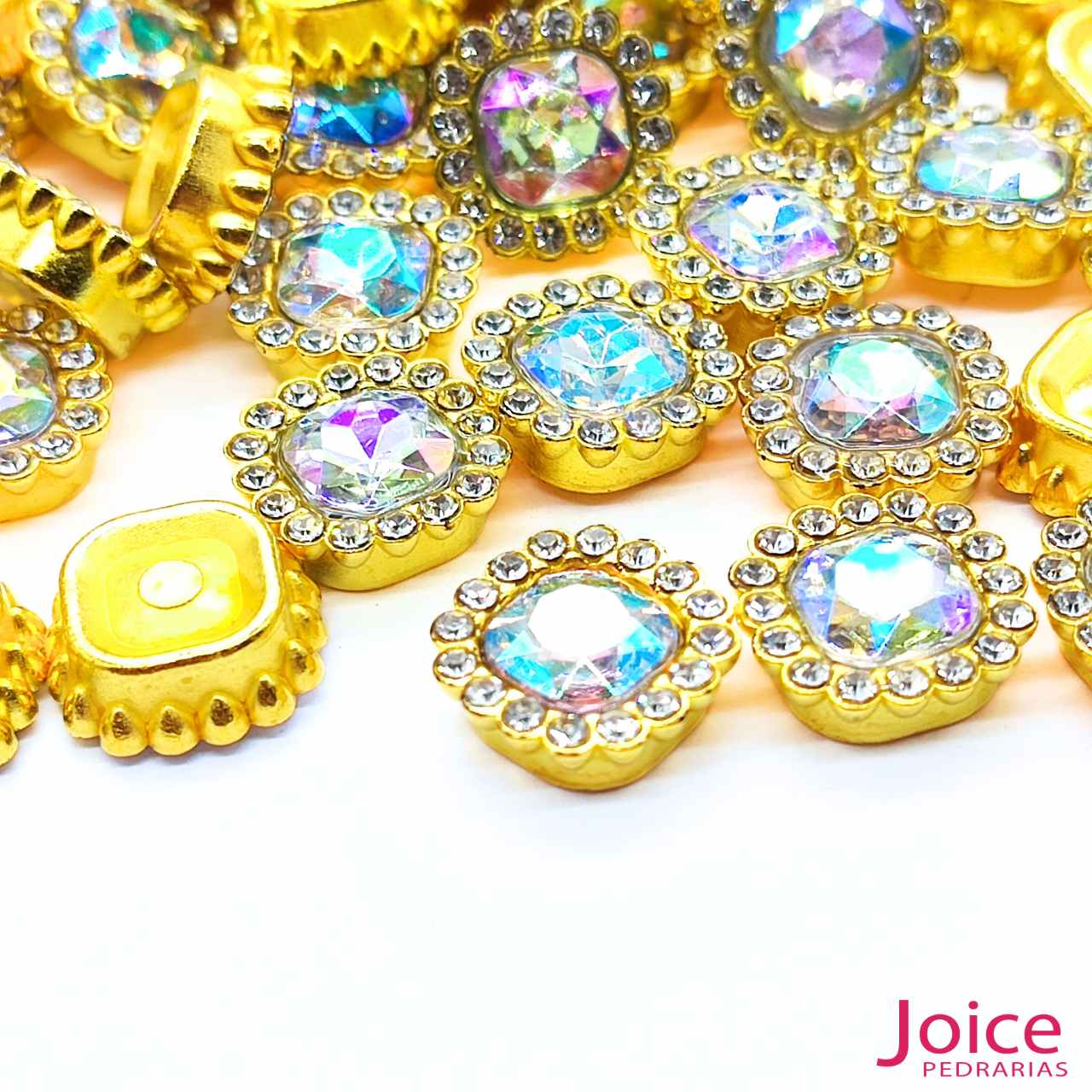 Design-sem-nome Chaton Quadrado Acrílico Com Base ABS dourado com Strass 13mm X 13mm C/1000-Unidades - Imagem 11