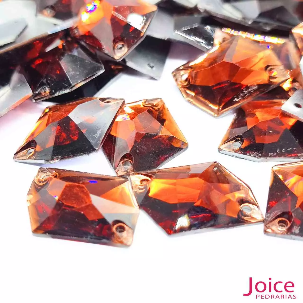 cafe Chaton Resina Com Formato Irregular Base Reta Com Furo 26mm × 21mm C/200unidades - Imagem 1