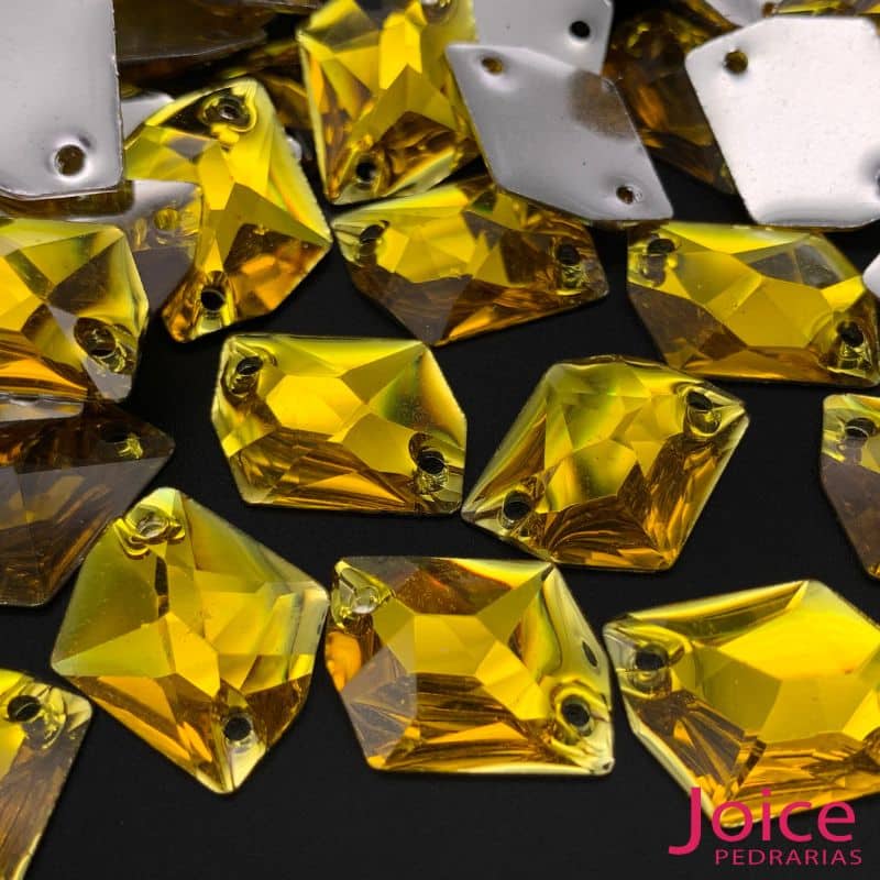 xr:d:DAFaFBjJwVA:222,j:46391780672,t:23050317 Chaton Resina Com Formato Irregular Base Reta Com Furo 16mm × 21mm C/500unidades - Imagem 3