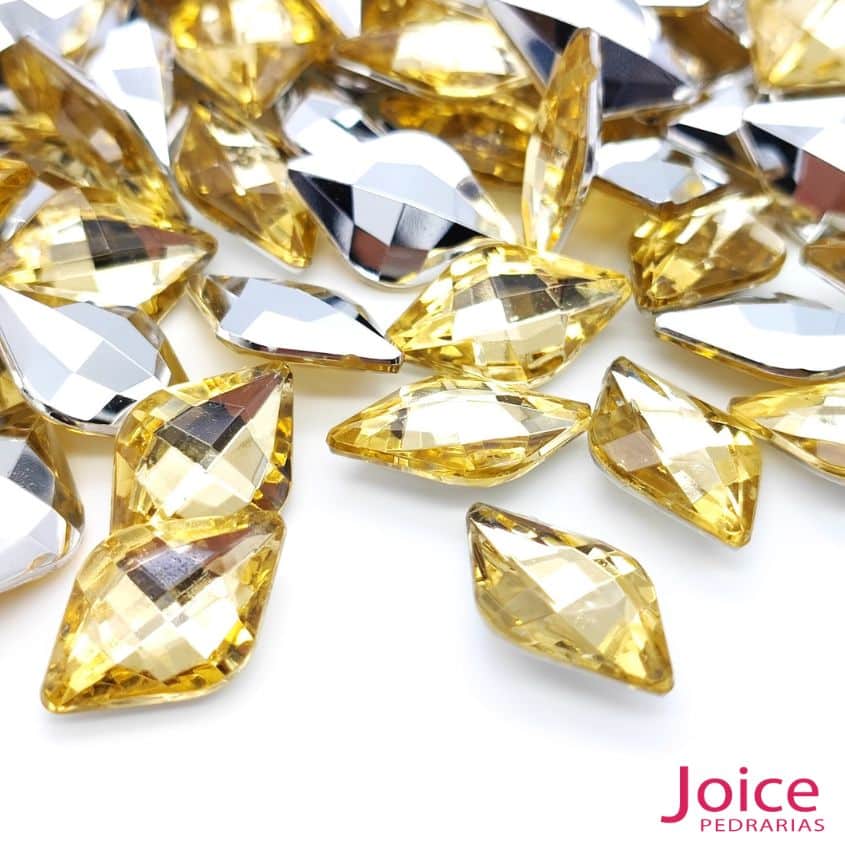 xr:d:DAF6Qd-RXQw:50,j:752520017879625337,t:24021616 Chaton Losango Acrilico Base Irregular 12mm X 19mm C/500-Unidades - Imagem 23