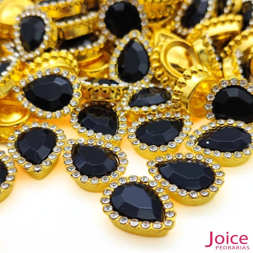 xr:d:DAF6Qd-RXQw:154,j:4715689748517063752,t:24030715 Chaton Gota Acrílico Com Base ABS dourado com Strass 13mm X 18mm C/500-Unidades - Imagem 6