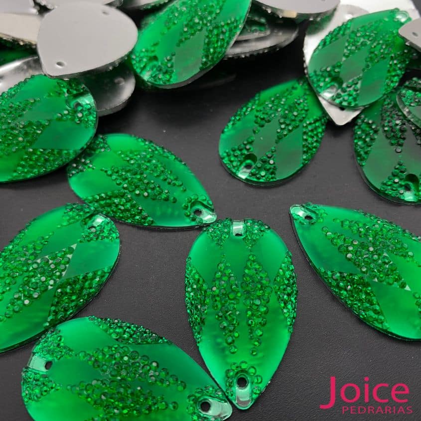 xr:d:DAFZzEEE1jI:119,j:46701054634,t:23020914 Chaton Gota Resina Cascalho Base Reta Com Furo 21mm X 36mm C/100unidades - Imagem 4